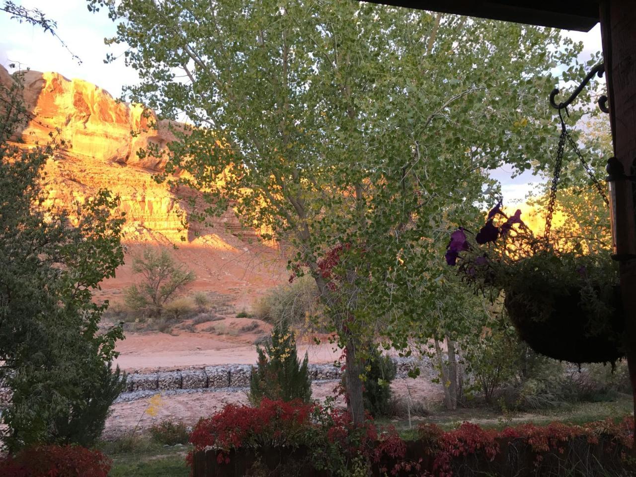 Canyon Wren Bed And Breakfast บลัฟฟ์ ภายนอก รูปภาพ