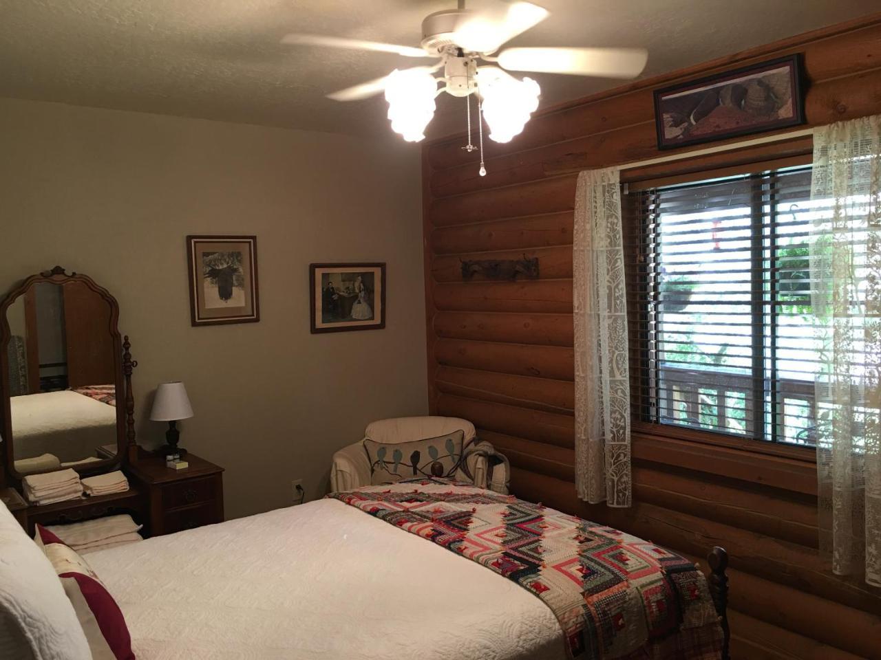 Canyon Wren Bed And Breakfast บลัฟฟ์ ภายนอก รูปภาพ